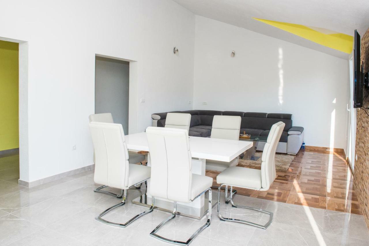 Apartman Franko Apartment Grebastica Exterior photo