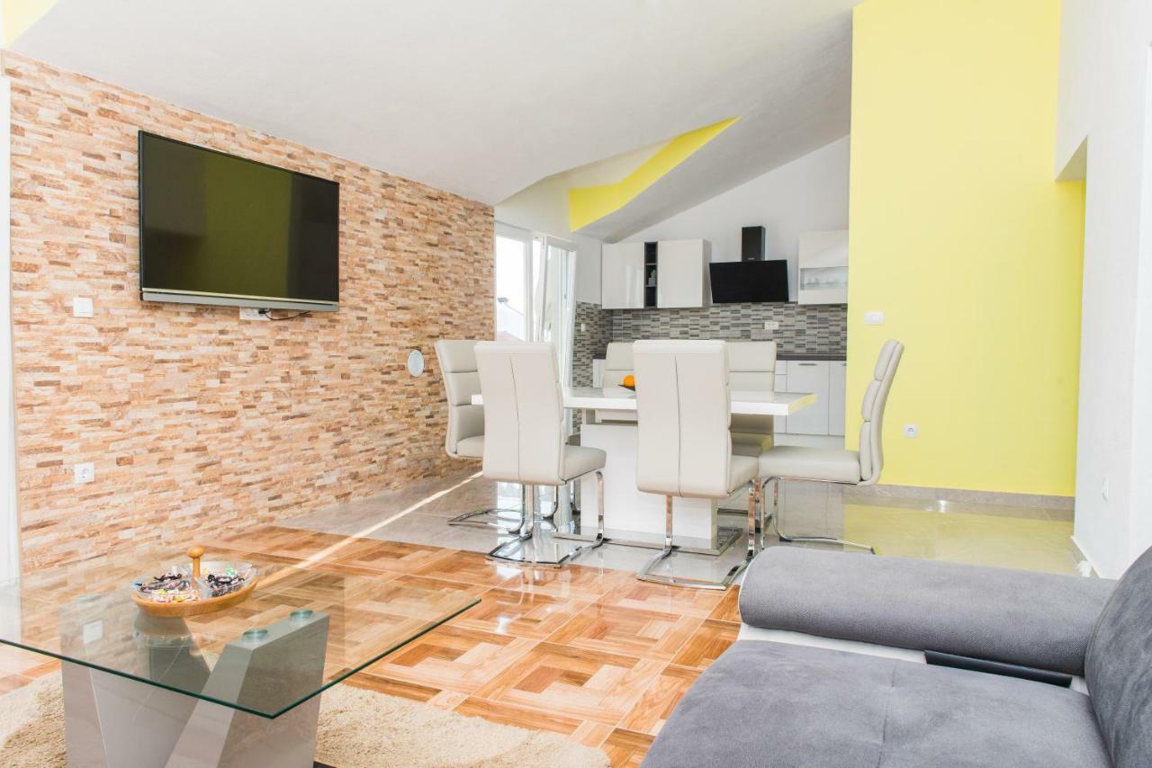 Apartman Franko Apartment Grebastica Exterior photo