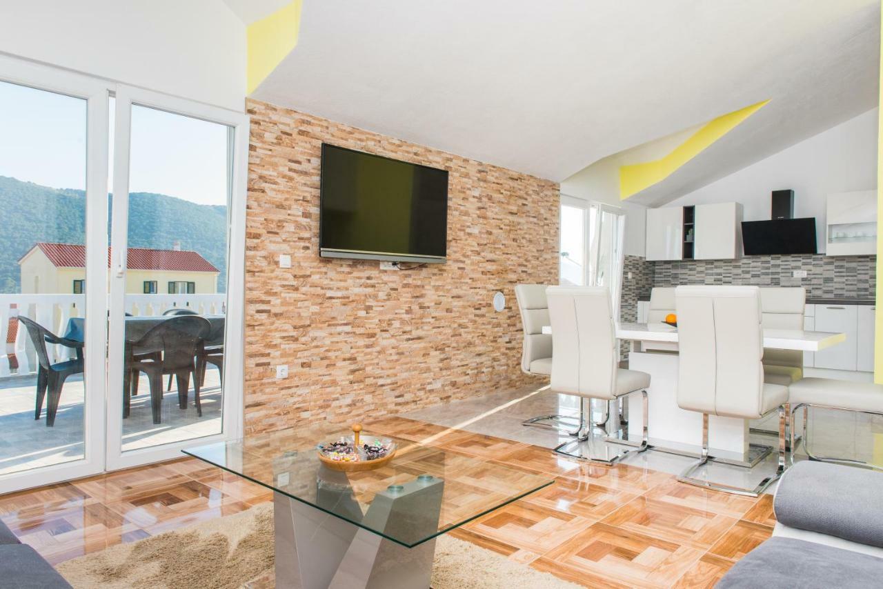 Apartman Franko Apartment Grebastica Exterior photo