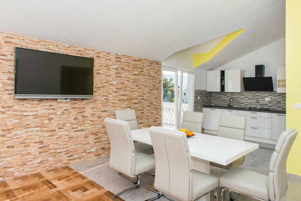 Apartman Franko Apartment Grebastica Exterior photo